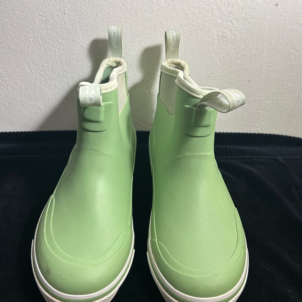 Grundéns Light Green Ankle Rain Boots Sz 5